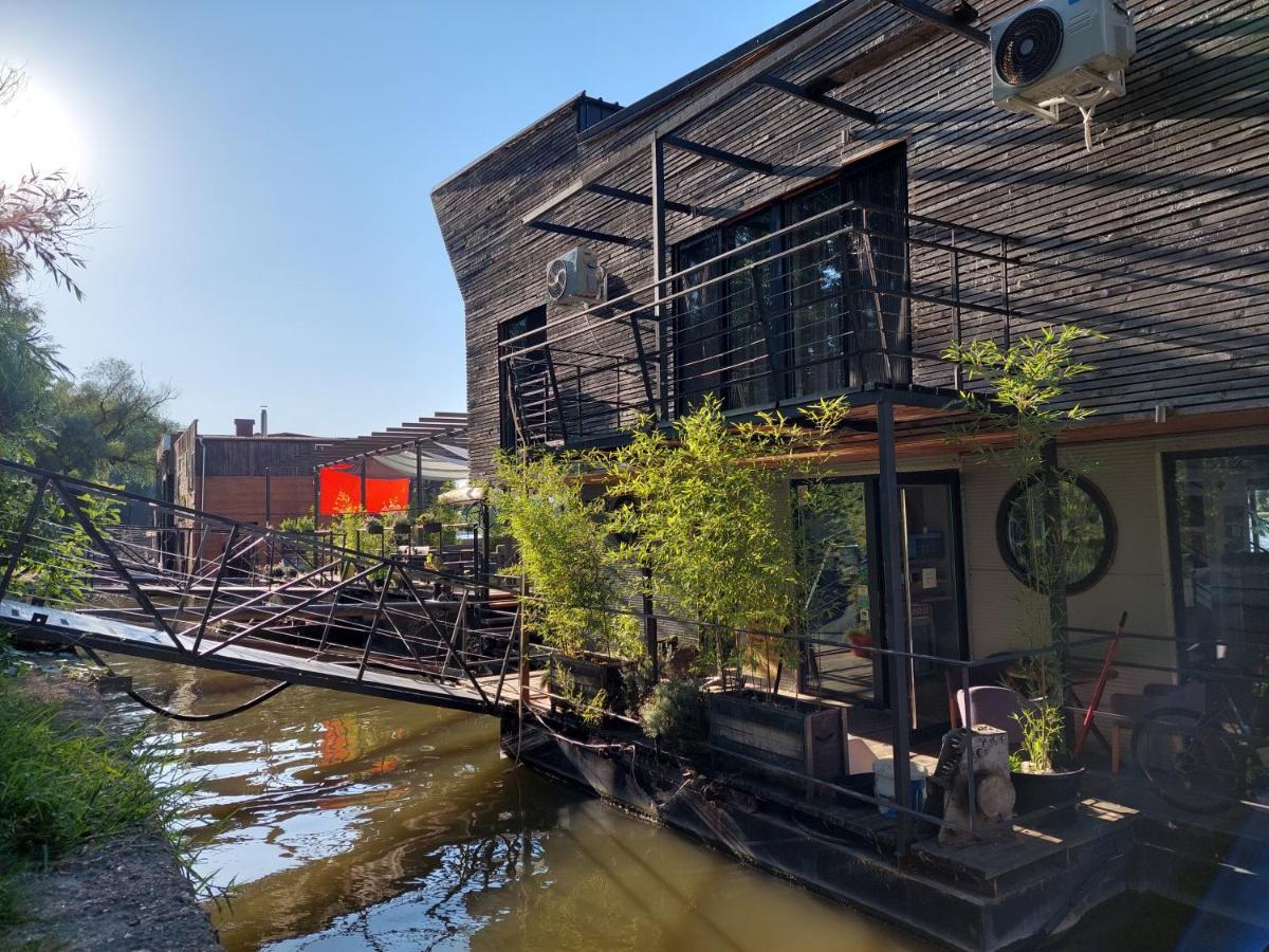 B&B Botel Charlie Belgrade Exterior photo