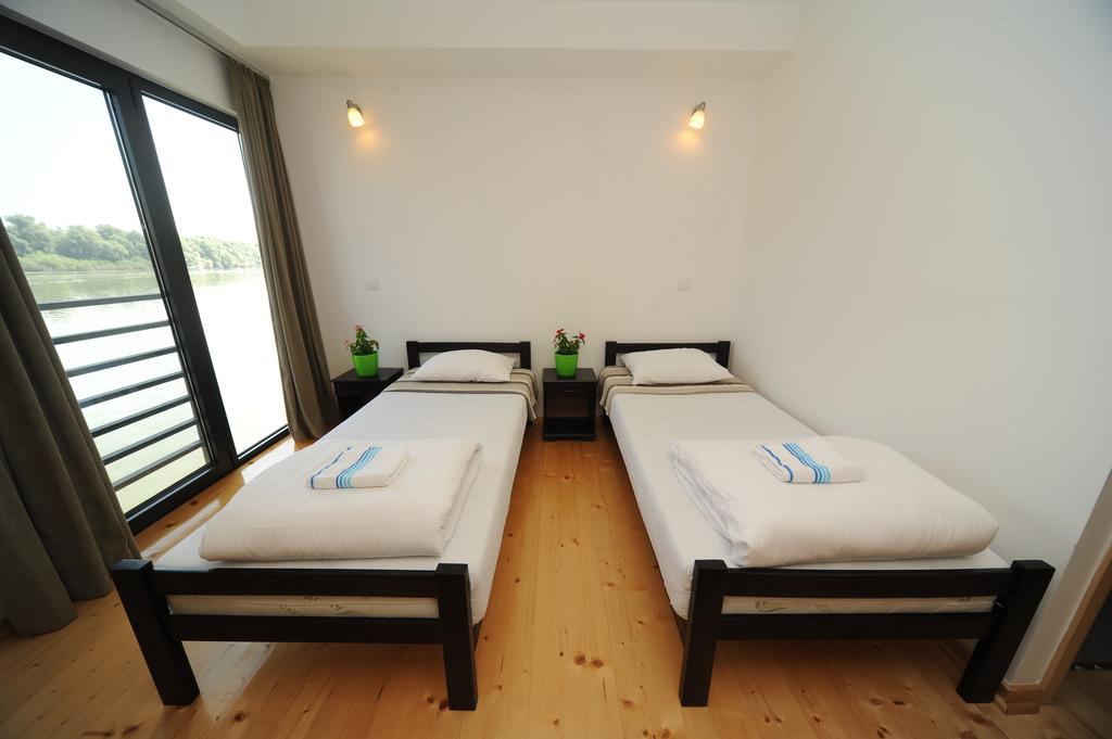 B&B Botel Charlie Belgrade Room photo