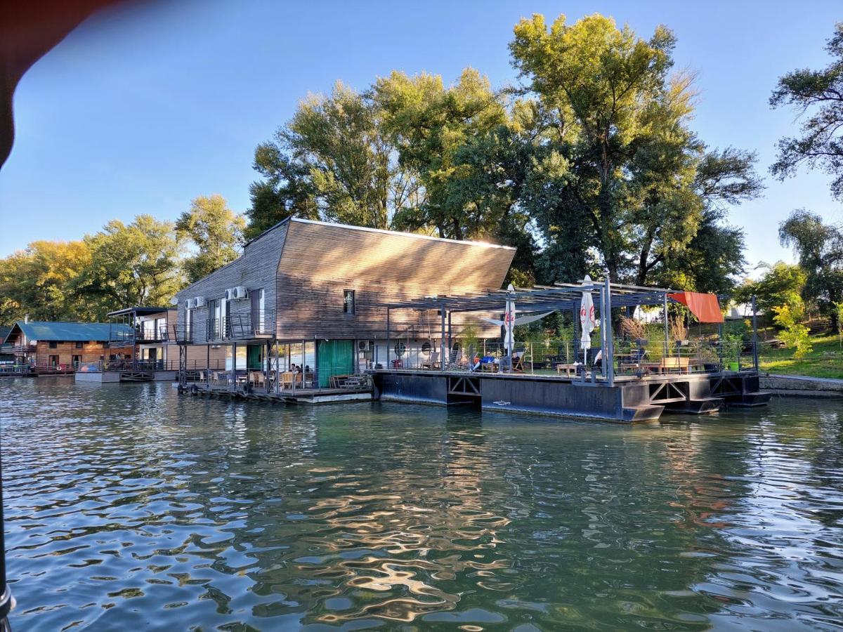 B&B Botel Charlie Belgrade Exterior photo